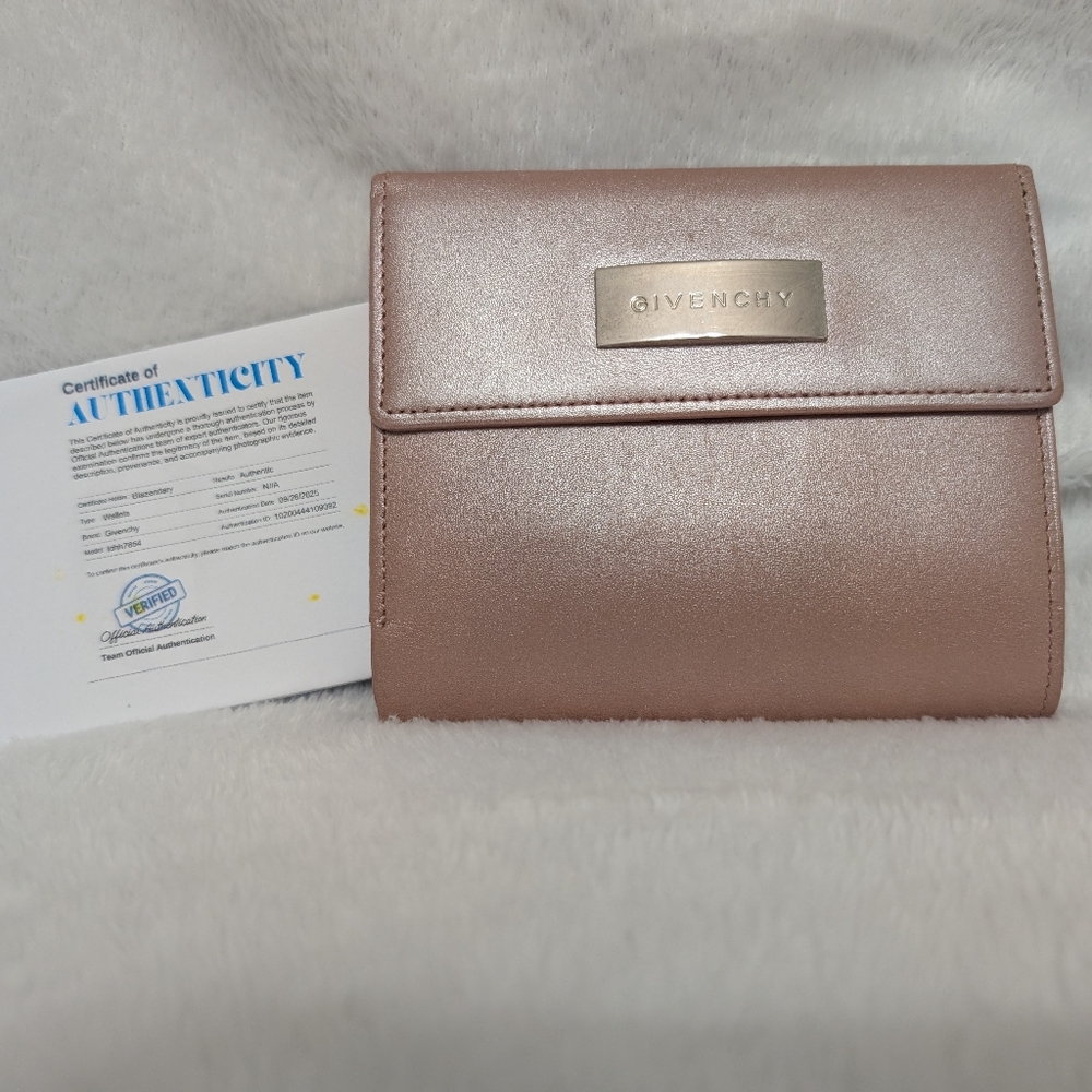 Authentic Givenchy Metallic Pearl Pink Leather Wallet - Picture 1 of 16
